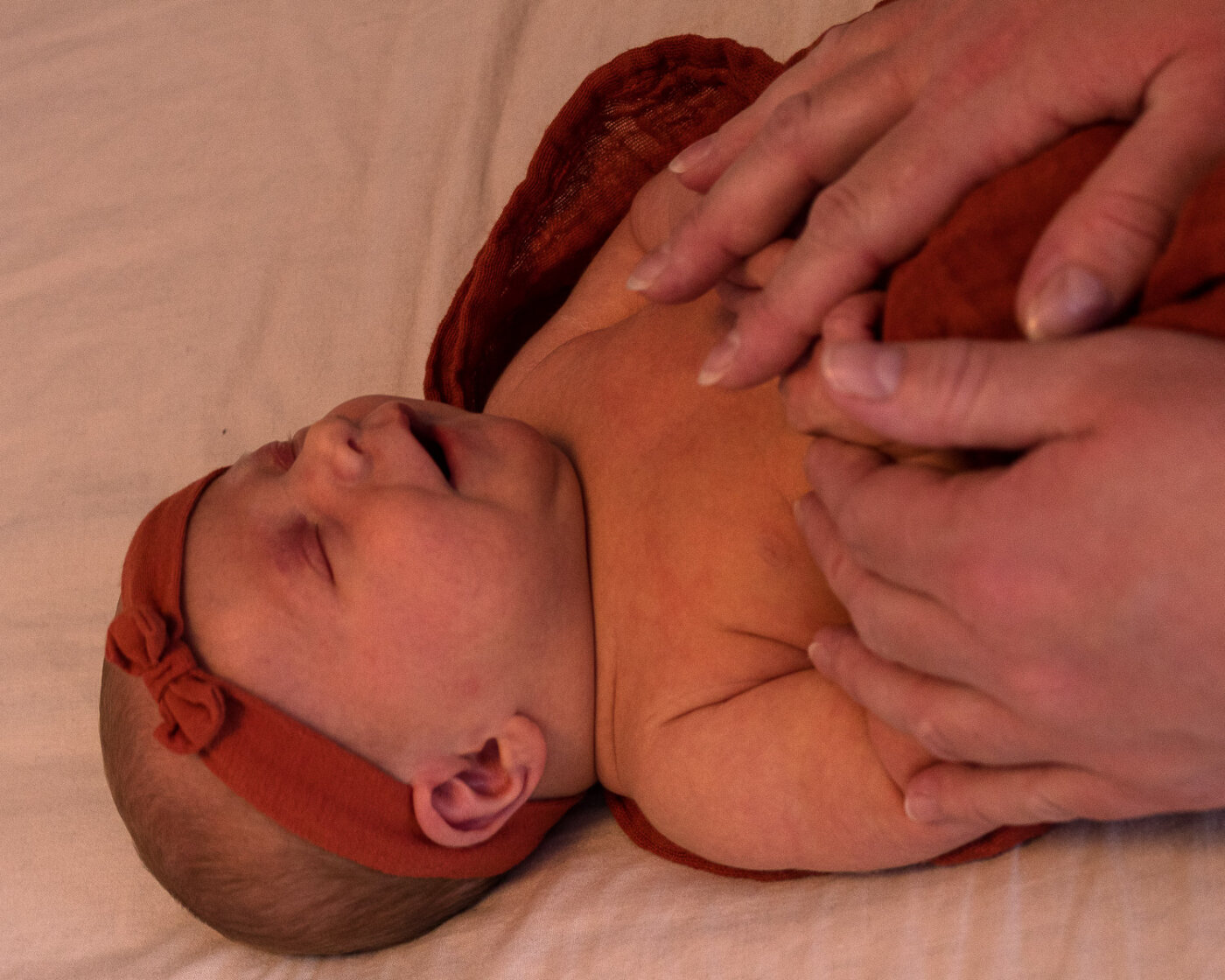 Newborn baby handjes detail